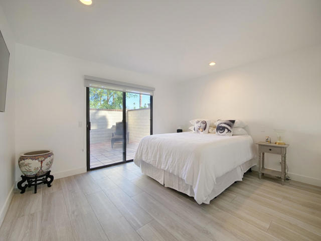 7529 Regency Drive, Palm Springs CA: https://media.crmls.org/mediaz/922f4971-3faa-4738-b1d3-c5520e5ee4b8.jpg