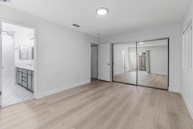 1290 Canterbury, Hercules CA: https://media.crmls.org/mediaz/922fafe3-7626-4edd-9bb1-147eb86cf790.jpg