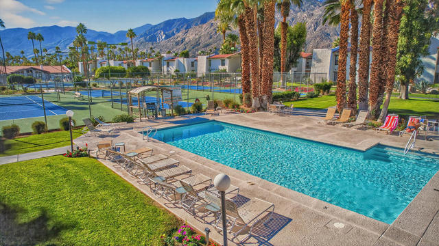 1050 E Ramon Road, Palm Springs CA: https://media.crmls.org/mediaz/923000a5-fbfe-4c4d-a2be-fdfee44fa60b.jpg