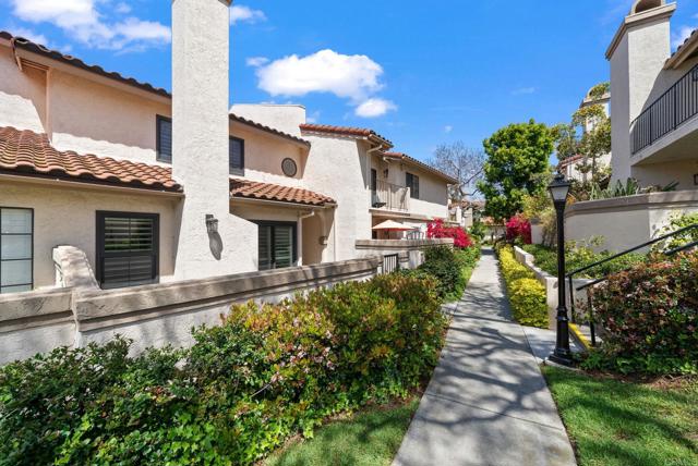 7636 Palmilla Drive, San Diego CA: https://media.crmls.org/mediaz/92303783-1757-4fe3-aa6a-505161816d67.jpg