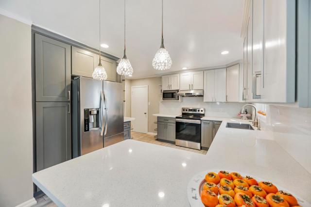 20 Queen Anne Court, Millbrae CA: https://media.crmls.org/mediaz/92306851-0898-4421-8221-67952110ecfd.jpg