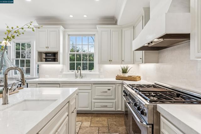 Image 14 of 60 For 45 Lark Place