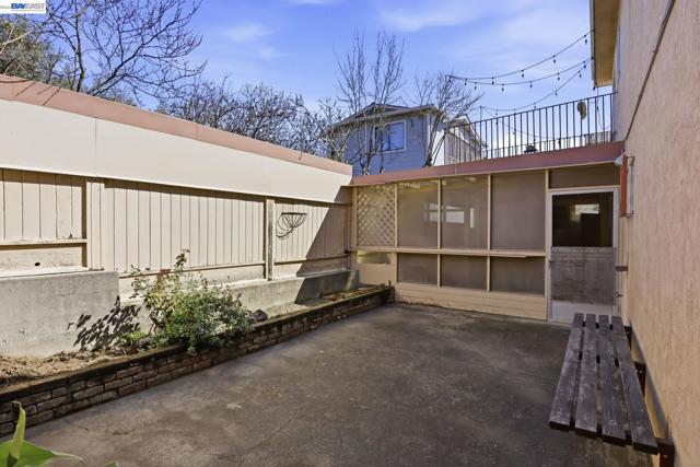 Image 41 of 48 For 2550 Damuth St