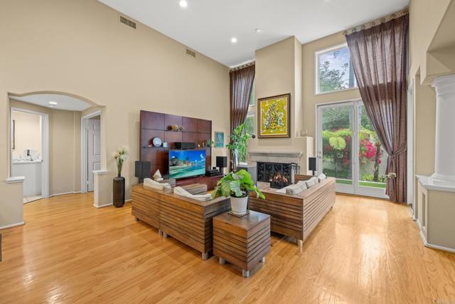 Detail Gallery Image 4 of 34 For 3358 Caminito Luna Nueva, Del Mar,  CA 92014 - 3 Beds | 2/1 Baths