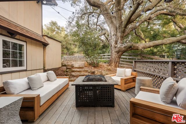 20500 Paradise Lane, Topanga CA: https://media.crmls.org/mediaz/9232ce32-542c-420f-8fba-6a88f6a54172.jpg