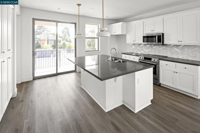 2818 Chattleton Lane, San Pablo CA: https://media.crmls.org/mediaz/9233a0c5-53b4-4dc8-bc30-e43a7888dec0.jpg