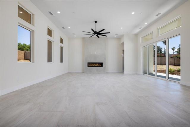 4195 Evergreen Lane, Banning CA: https://media.crmls.org/mediaz/9233a215-b6e8-439b-bd23-ca09a498bbd7.jpg