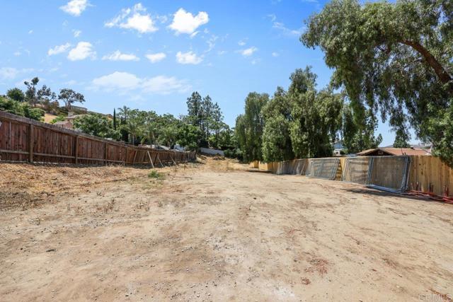 8566 Atlas View Drive, Santee CA: https://media.crmls.org/mediaz/9234769b-a8e0-4635-b68b-72037c00b968.jpg