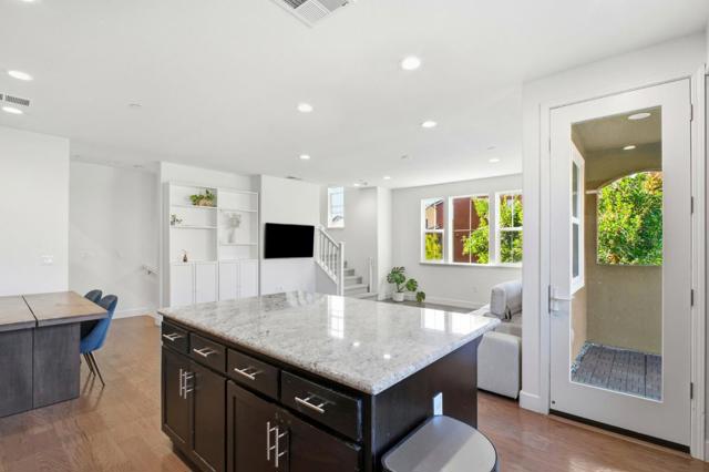 5724 Pandorea Terrace, Newark CA: https://media.crmls.org/mediaz/923491b0-689d-48b1-b748-2469be9add35.jpg