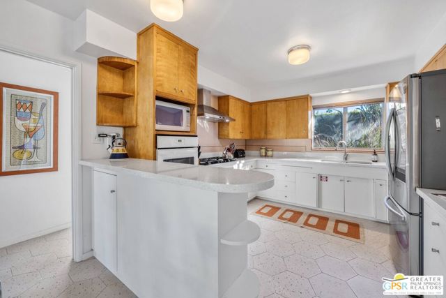 Image 9 of 32 For 1112 Avenida Caballeros