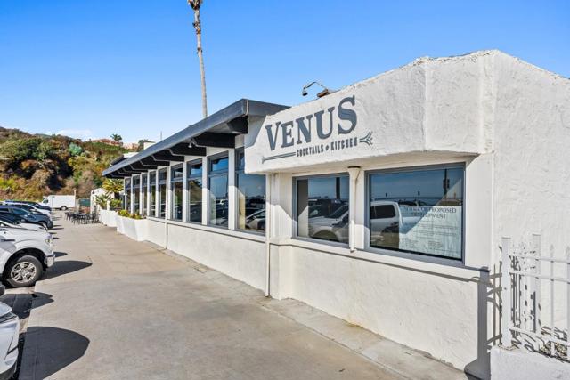 320 Cliff Drive, Aptos CA: https://media.crmls.org/mediaz/9234f44e-ff4c-454e-a360-c8cea82aa546.jpg