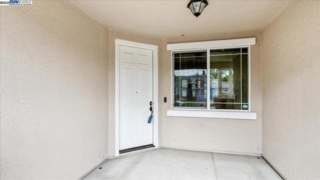 2133 Demetrius Way, Roseville CA: https://media.crmls.org/mediaz/92355c8f-cfe0-4c93-b07c-ac95d3118c24.jpg