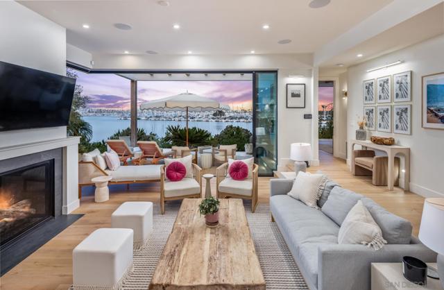 755 Rosecrans St, San Diego CA: https://media.crmls.org/mediaz/9235d13e-ec1d-41c0-a0e5-39c038aa6e9c.jpg
