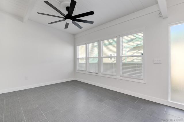 1680 B Seacoast Drive Unit B, Imperial Beach CA: https://media.crmls.org/mediaz/92362541-3c87-4793-a890-6339fe495fdd.jpg