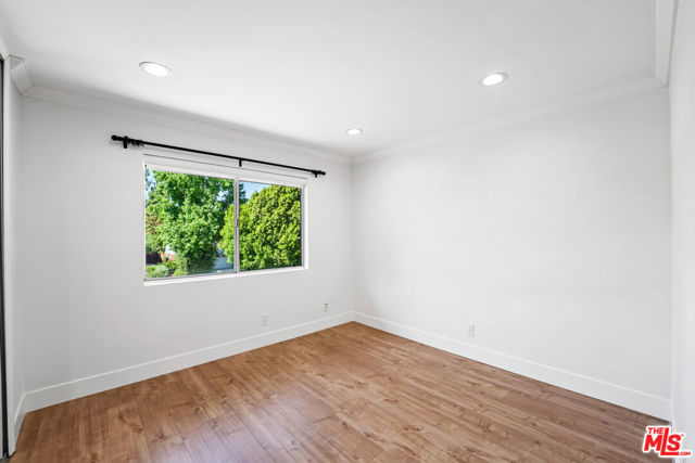 22619 Town Crier Road, Calabasas CA: https://media.crmls.org/mediaz/9236bcf0-86b2-451a-9115-e70f62427961.jpg