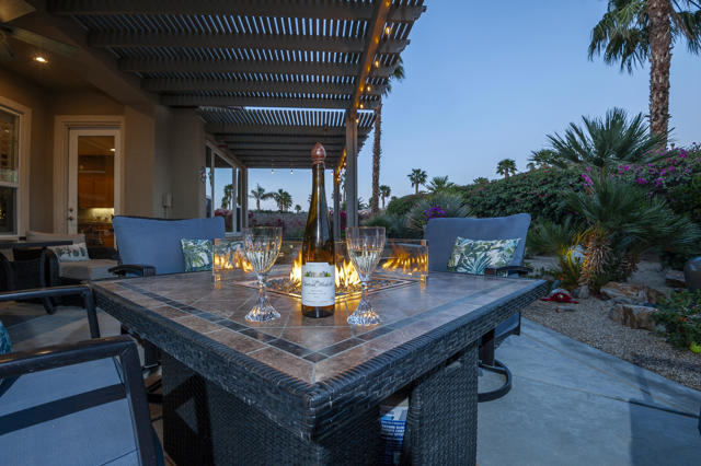 60590 Lace Leaf Court, La Quinta CA: https://media.crmls.org/mediaz/9236fedf-9bf6-4898-8723-a830b4a7ce57.jpg