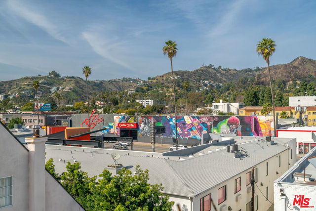 1447 1/4 N Martel Avenue, Los Angeles CA: https://media.crmls.org/mediaz/92370f10-8ef1-49ee-8e54-6d581c45b5c8.jpg