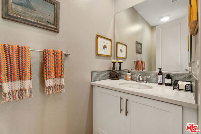 115 Primrose Drive, Foothill Ranch CA: https://media.crmls.org/mediaz/923716f6-cd55-4f5b-ae79-ebe73eab94af.jpg