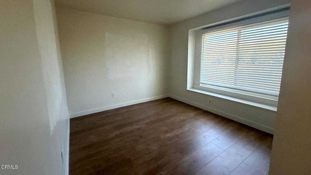 https://media.crmls.org/mediaz/923822c2-a400-4229-b5b9-ee4ab2a4a3b6.jpg?preset=X-Large