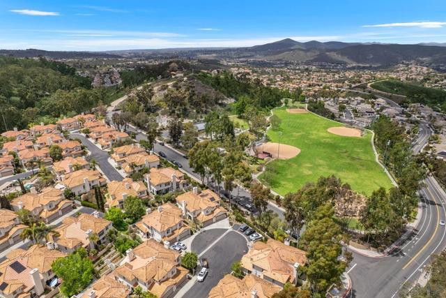11078 Caminito Alegra, San Diego CA: https://media.crmls.org/mediaz/9238598c-b0d0-4379-b630-68d1642fdb14.jpg