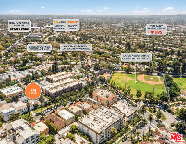 224 S Gale Drive, Beverly Hills CA: https://media.crmls.org/mediaz/923935dc-52c7-4bd5-8ebc-bab1f23d04cb.jpg