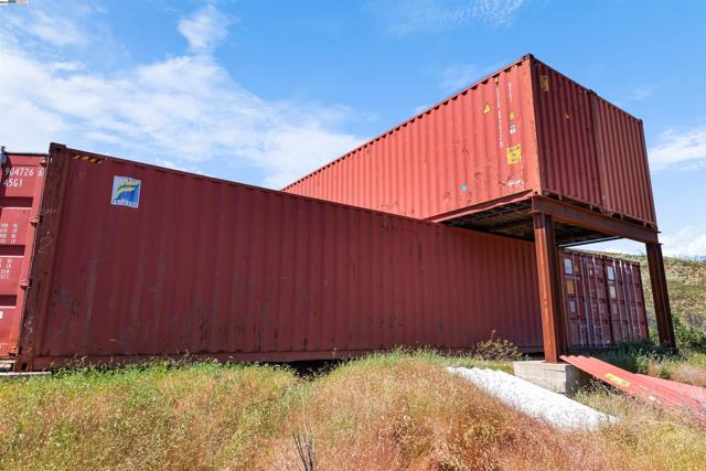 11821 Del Puerto Canyon Rd, Livermore CA: https://media.crmls.org/mediaz/92398512-4f8e-471e-9000-1c50c533961a.jpg