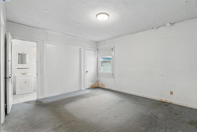 Image 17 of 40 For 1307 California Dr