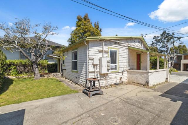 399 13th Avenue, Santa Cruz CA: https://media.crmls.org/mediaz/9239cd9f-ab0e-4ff3-a9ba-da9da80d5cdc.jpg