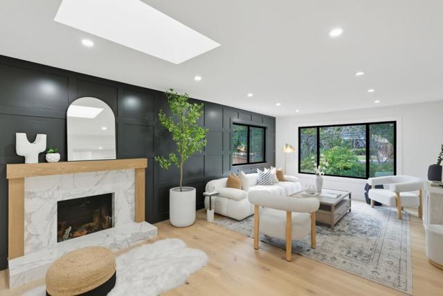 2766 Carolina Avenue, Redwood City CA: https://media.crmls.org/mediaz/9239eb46-9401-4870-b991-191269d7b279.jpg