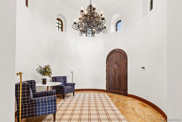 7975 Villas, San Diego CA: https://media.crmls.org/mediaz/923a46ed-0e5e-4caf-b34f-a3d0203f4a84.jpg