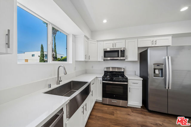 6334 1/2 Beck Avenue photo 14