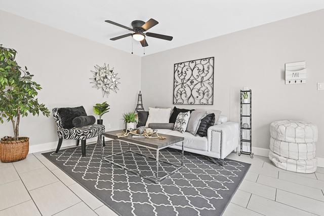 Detail Gallery Image 2 of 24 For 6666 Beadnell Way #9,  San Diego,  CA 92117 - 2 Beds | 2 Baths