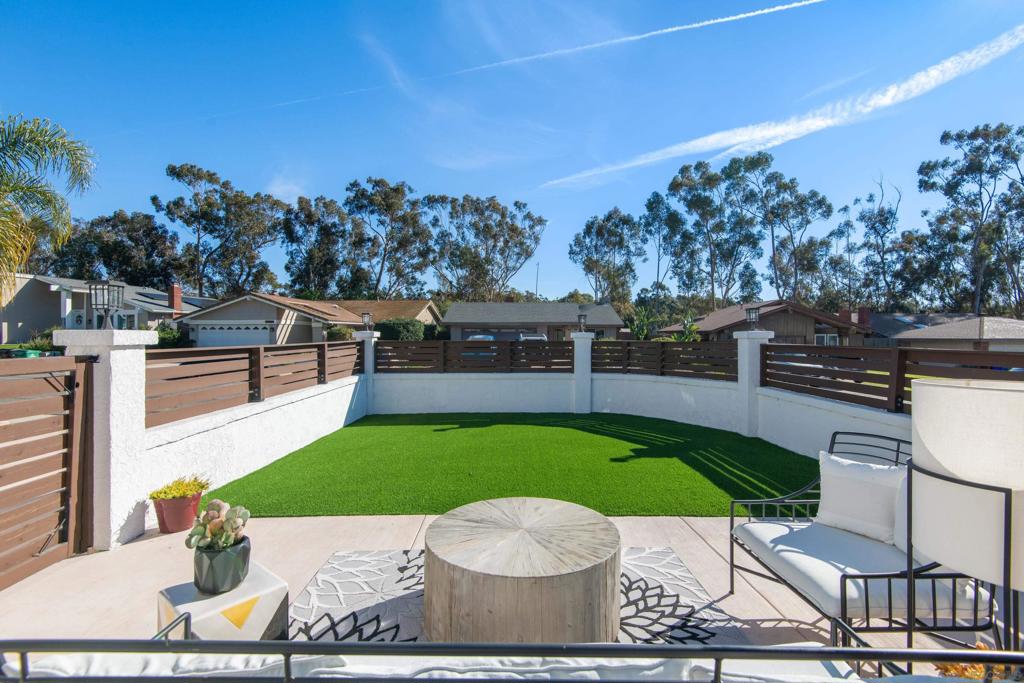 MLS #250035997SD img 2