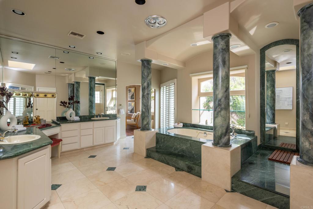 18714 Bernardo Trails Drive - photo 15