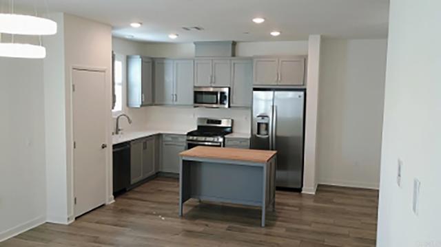 Detail Gallery Image 3 of 27 For 5465 Seacliff Pl #74,  San Diego,  CA 92154 - 2 Beds | 2/1 Baths