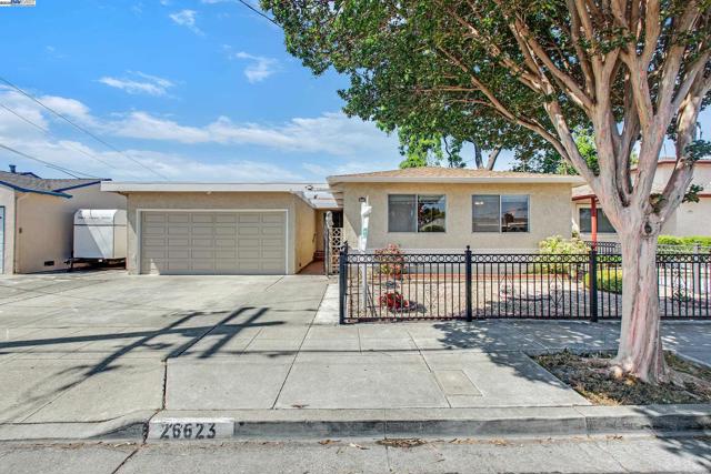 26623 ELDRIDGE AVE, Hayward CA: https://media.crmls.org/mediaz/923b9a76-2fb5-4f05-8500-a0b76b446dd6.jpg