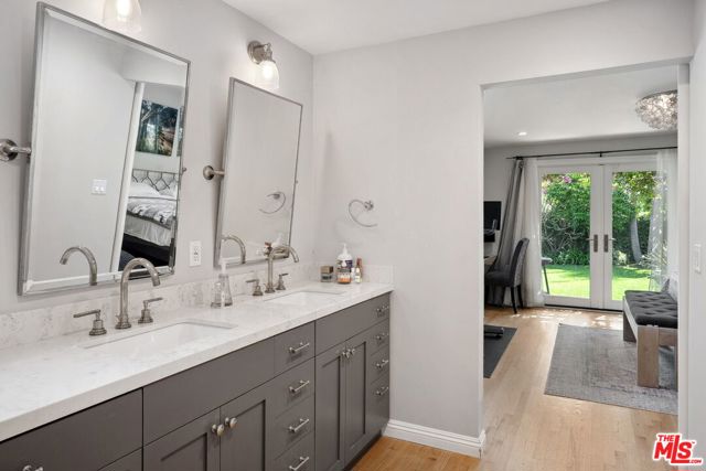 4146 Chase Avenue, Los Angeles CA: https://media.crmls.org/mediaz/923c27d8-3491-4b6b-8051-089fee814534.jpg