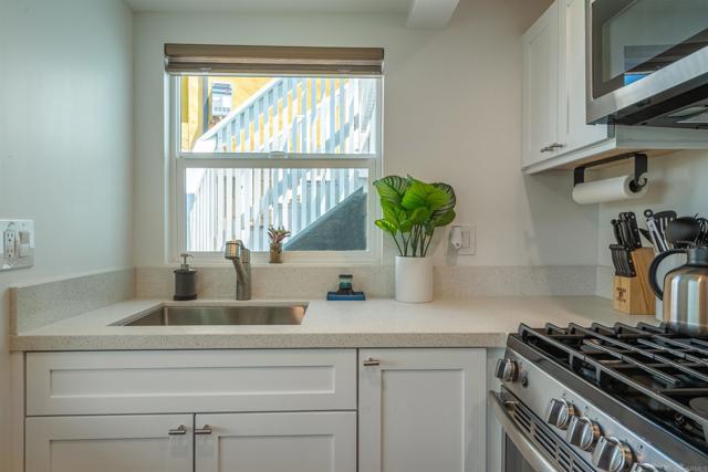 3554 56 Sydney Place, San Diego CA: https://media.crmls.org/mediaz/923c673d-b54e-4eb5-845d-da7bccda7bc6.jpg