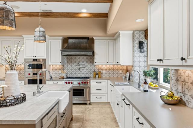 Detail Gallery Image 13 of 37 For 3368 Calle Margarita, Encinitas,  CA 92024 - 5 Beds | 6/1 Baths