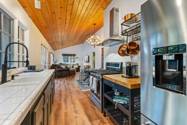 5321 Alta Canyada Road, La Canada Flintridge CA: https://media.crmls.org/mediaz/923d0075-5eb8-4ccc-bc00-f09402a288d0.jpg