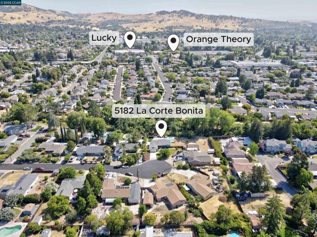 5182 La Corte Bonita, Concord CA: https://media.crmls.org/mediaz/923d0ede-e2b6-49ce-a7b0-458611093b3c.jpg