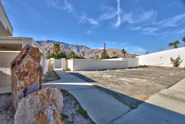 2249 N Palm Canyon Dr-36