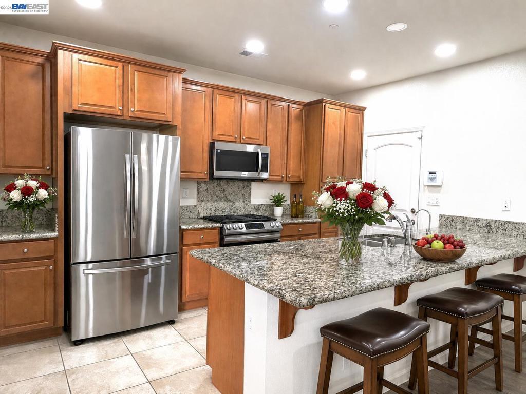 https://media.crmls.org/mediaz/923d5522-1f17-4961-a9fb-bec8fe6d81eb.jpg?preset=X-Large
