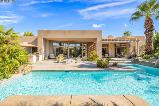12 Boulder Lane, Rancho Mirage CA: https://media.crmls.org/mediaz/923e1d06-8c1d-49dc-9fcc-869b4afea90c.jpg
