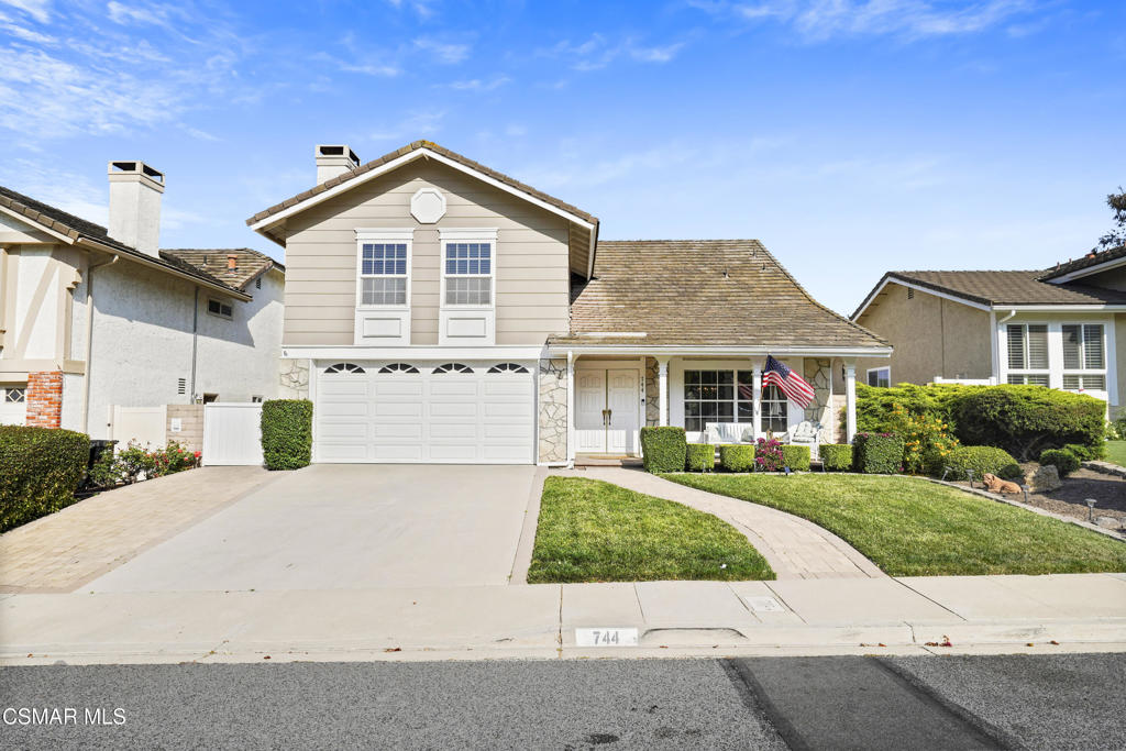 744 Calle Las Colinas