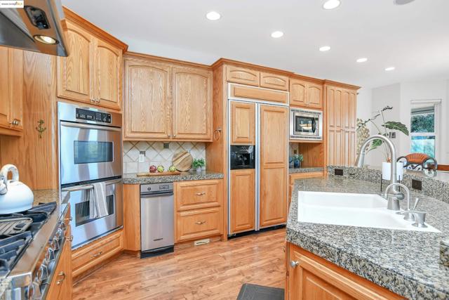 16096 Parkridge Ave, Sonora CA: https://media.crmls.org/mediaz/923f6b78-0752-4b8c-9ef1-17c46b2b3cd1.jpg