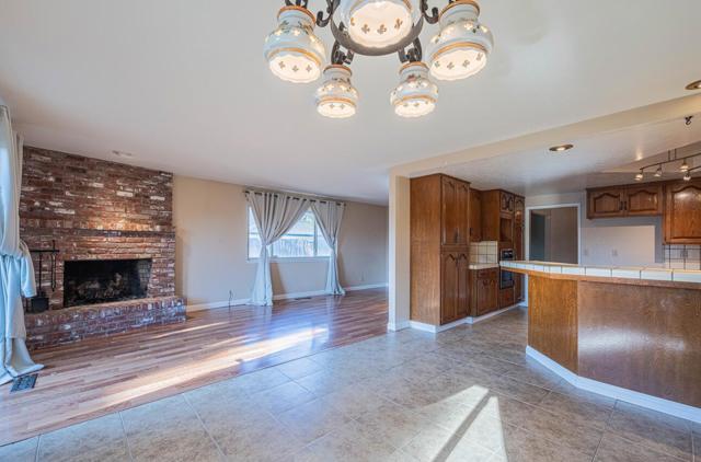 1007 Driftwood Place, Salinas CA: https://media.crmls.org/mediaz/923fd108-981c-4494-8c8e-e32ddbf9280e.jpg