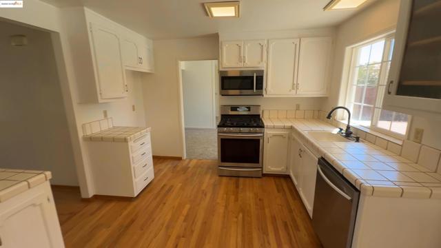 435 Discovery Bay Blvd, Discovery Bay CA: https://media.crmls.org/mediaz/92403262-7545-462f-9cb7-8c08a51d50b2.jpg