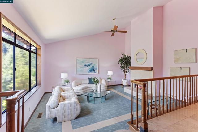 39 Mira Loma Rd, Orinda CA: https://media.crmls.org/mediaz/92416d58-6a67-4620-84dc-7db0642e410b.jpg