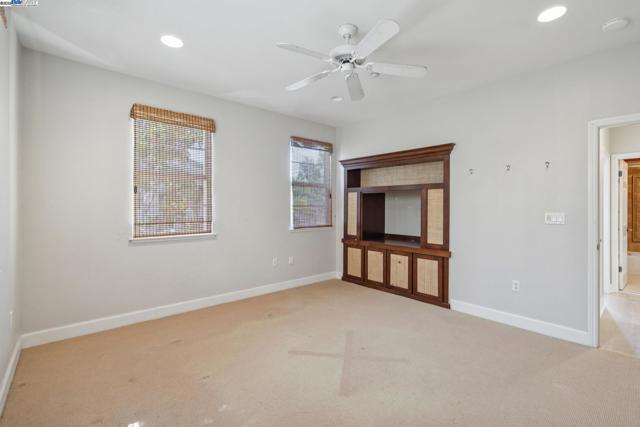 2089 Staghorn Way, Livermore CA: https://media.crmls.org/mediaz/9241afdc-706b-468b-82dc-d5e1bc617ddd.jpg